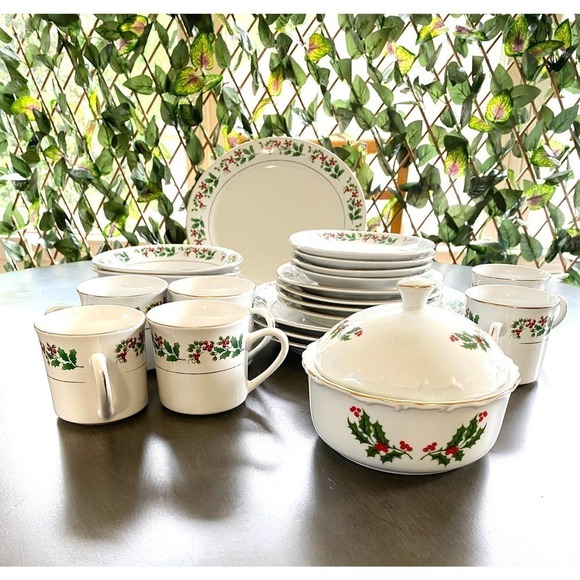 Gibson Charm, Delight Holiday Harmony, Place Settings for 4 Plus Candy Dish - Picture 7 of 7